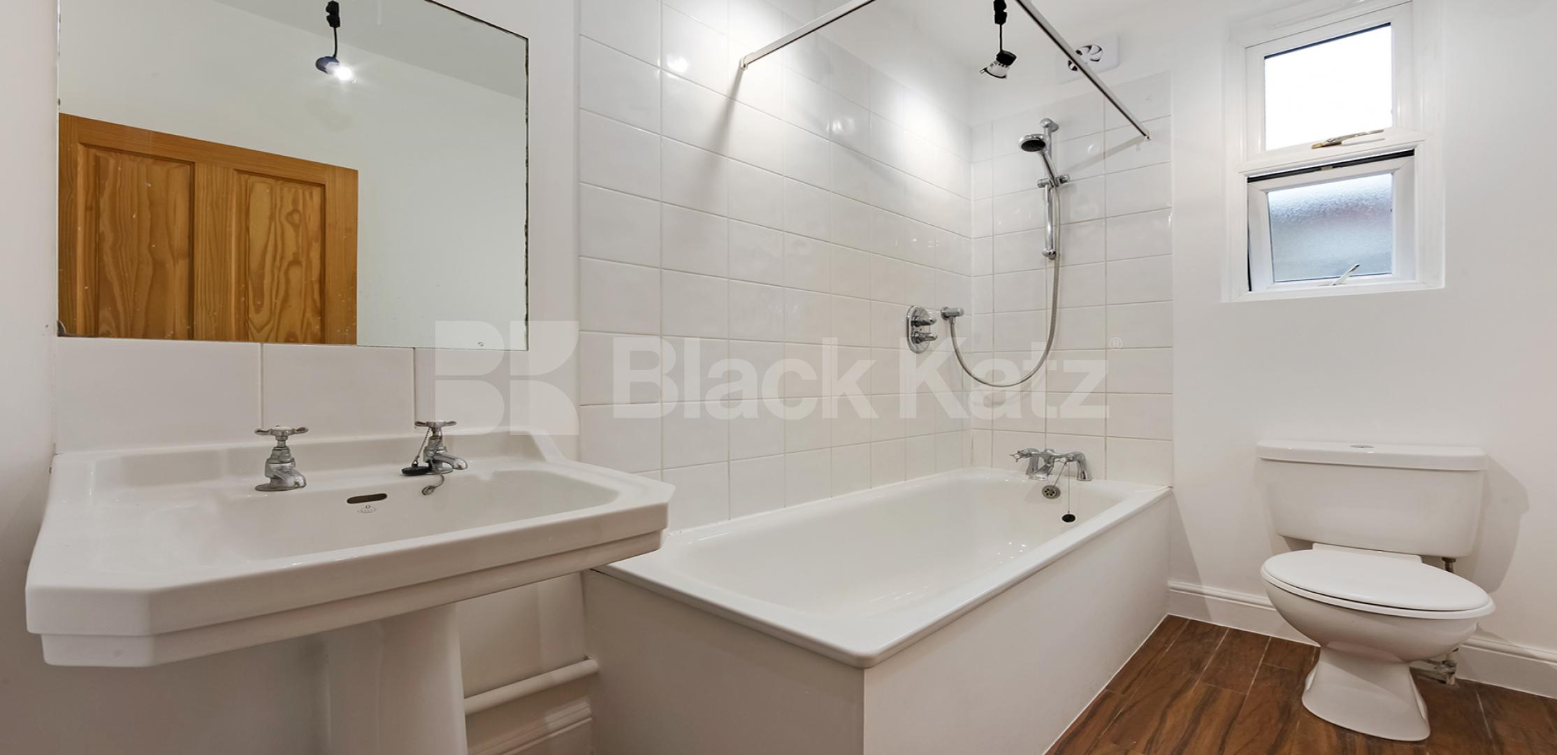 			LET , 2 Bedroom, 1 bath, 1 reception Maisonette			 Venetian Road, Denmark Hill/Camberwell